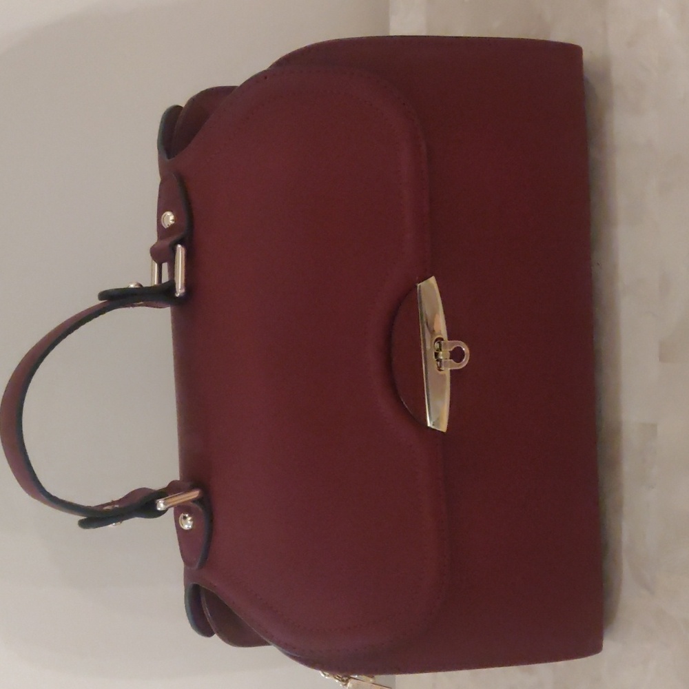 All leather handbag with shoulder strap